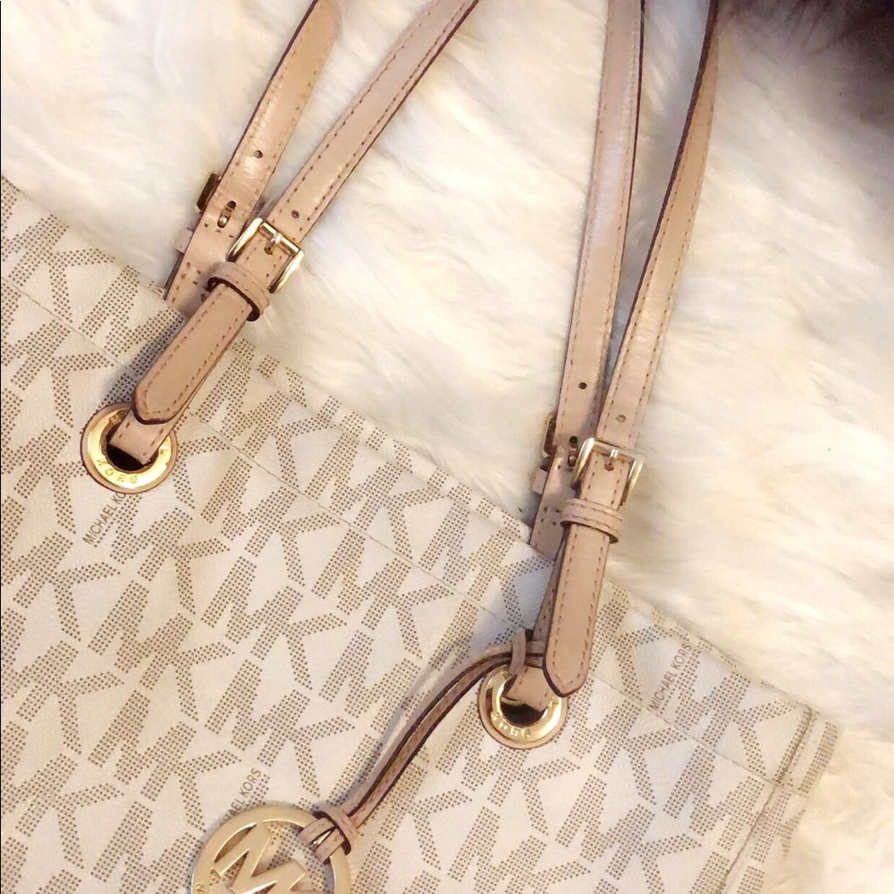Michael kors purse ! Trade - Picture 3 of 4